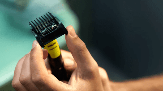 Тример для бороди та вусів Philips OneBlade 360 QP4631/30  Фото №3