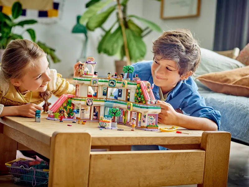 Блоковый конструктор LEGO Friends Торговый центр в Хартлейк-Сити (42604)  Фото №2