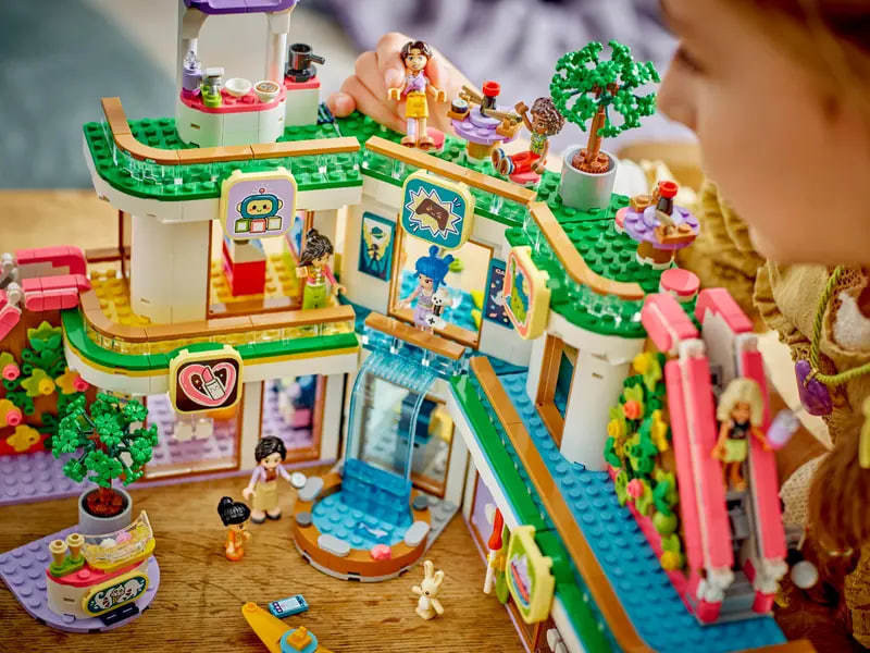 Блоковый конструктор LEGO Friends Торговый центр в Хартлейк-Сити (42604)  Фото №5