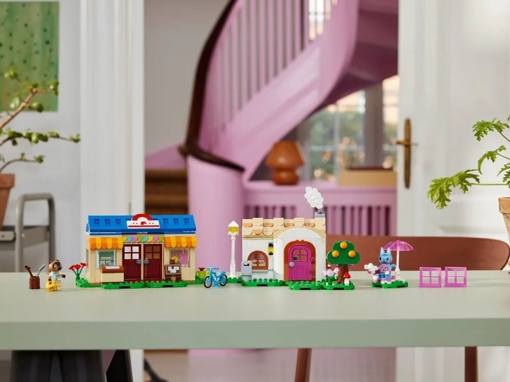Блоковий конструктор LEGO Animal Crossing Ятка «Nook&#039;s Cranny» й будинок (77050)  Фото №9