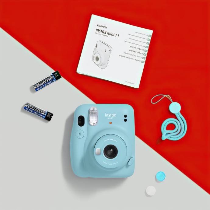 Фотокамера миттєвого друку Fujifilm Instax Mini 11 Sky Blue (16655003)  Фото №0