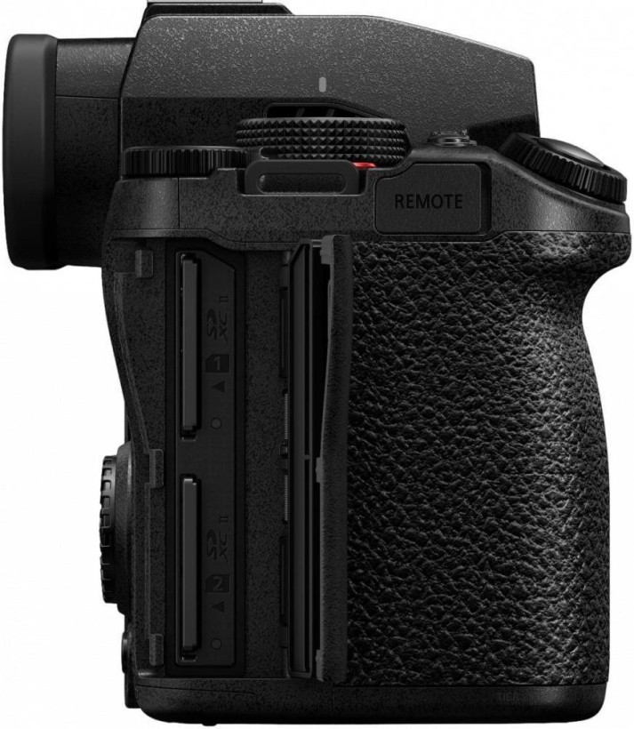 Бездзеркальний фотоапарат Panasonic Lumix S DC-S5 IIX Body (DC-S5M2XEE)  Фото №5