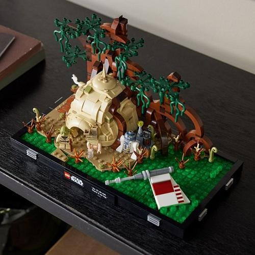 Блоковий конструктор LEGO Star Wars Діорама тренування Джедая на Дагобі (75330)  Фото №5